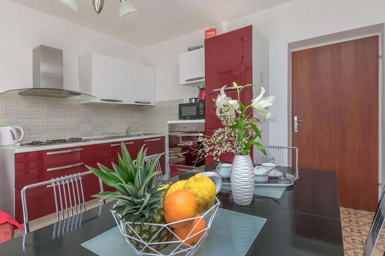 Apartments Clarus Mare Duće エクステリア 写真